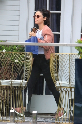 outinwh130519-005.jpg