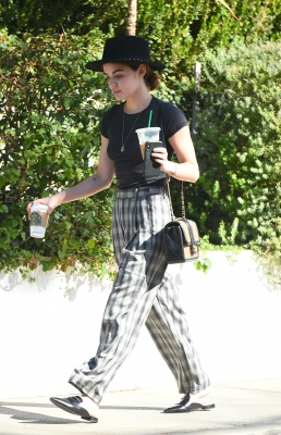 outla081018-019.jpg