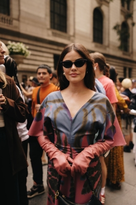outsideAltuzarrafs110923-011.jpg