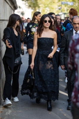 outsideeliesaab300923-005.jpg