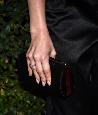 HQ
