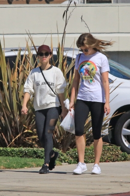 shoppinginla011018-001.jpg