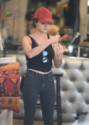 HQ

