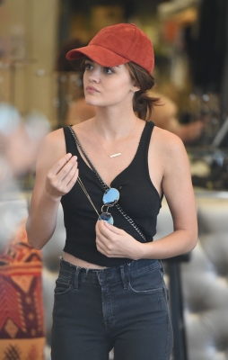 HQ
