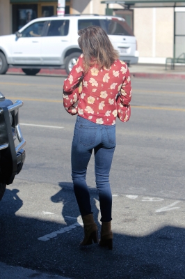 HQ
