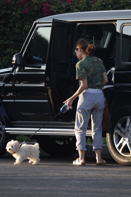 HQ
