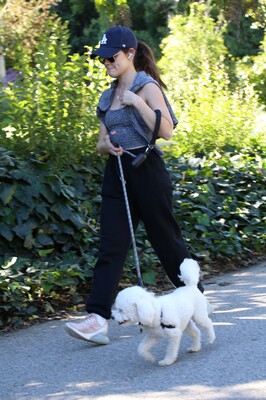 walkingdogsla211123-004.JPG