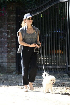 walkingdogsla211123-006.JPG
