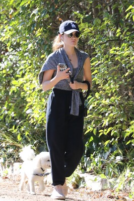 walkingdogsla211123-037.JPG