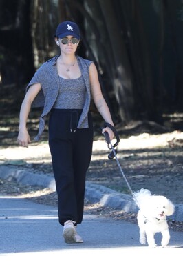 walkingdogsla211123-049.JPG