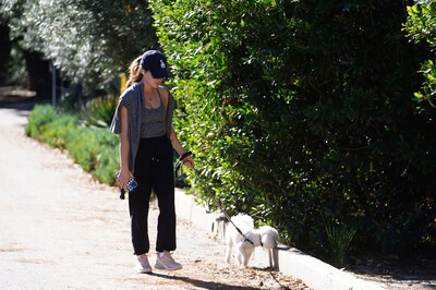 walkingdogsla211123-083.JPG