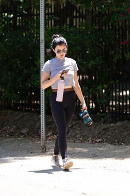 walkingsc120620-064.jpg