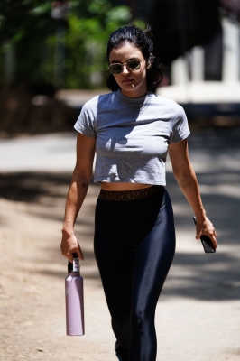 walkingsc120620-065.jpg