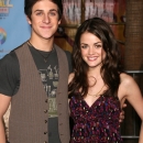 98982_Lucy_Hale_High_School_Musical_2_DVD_Premiere_006_123_1004lo.jpg