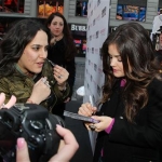 KissesForTheTroops2011-40.jpg