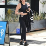 LeavesTheGymInStudioCity060619_025.jpg