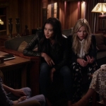 Pretty_Little_Liars_S06E12_Charlotte_s_Web_720p_WEB-DL_DD5_1_H_264-NTb_2176.jpg