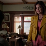 Pretty_Little_Liars_S06E16_Where_Somebody_Waits_for_Me_720p_WEB-DL_DD5_1_H_264-NTb_1202.jpg