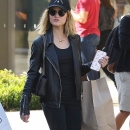 Filename=ShoppingatTheGroveLAApr1st-001.jpg
Filesize=440KiB
Dimensions=1672x2160
Date added=Apr 02, 2016 ShoppingatTheGroveLAApr1st-001.jpg