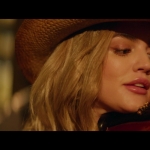 a_nice_girl_like_you_2020_1080p_web_h264-huzzah_4816.jpg