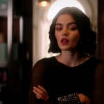 katy_keene_s01e09_1080p_web_h264-memento_0757.jpg
