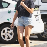 Filename=pickingelvis100719-002.jpg
Filesize=2524KiB
Dimensions=1918x3193
Date added=Jul 11, 2019 pickingelvis100719-002.jpg