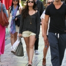 shoppingwh110412-001.jpg