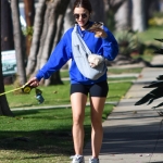 walkingherdogsinla110221_038.jpg