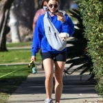 walkingherdogsinla110221_053.jpg