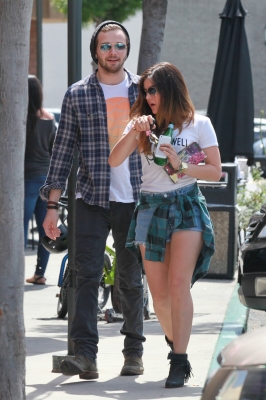 Lucy_and_Joel_Crouse_in_Los_Angeles_09-05-2014_09.jpg