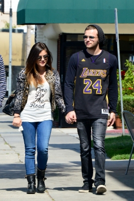 Lucy_and_Joel_Crouse_in_Los_Angeles_23-06-2014_16.jpg