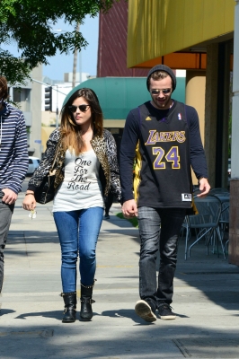 Lucy_and_Joel_Crouse_in_Los_Angeles_23-06-2014_29.jpg