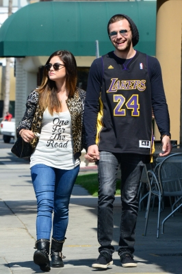 Lucy_and_Joel_Crouse_in_Los_Angeles_23-06-2014_40.jpg