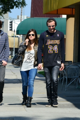 Lucy_and_Joel_Crouse_in_Los_Angeles_23-06-2014_46.jpg