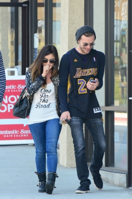 Lucy_and_Joel_Crouse_in_Los_Angeles_23-06-2014_54.jpg
