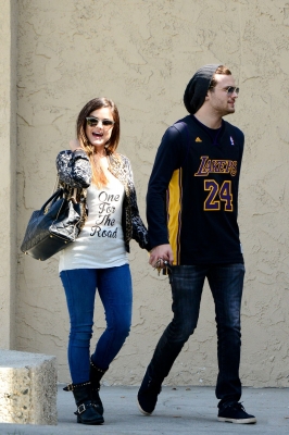 Lucy_and_Joel_Crouse_in_Los_Angeles_23-06-2014_71.jpg