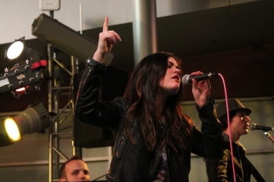 1025knix040214-004.jpg