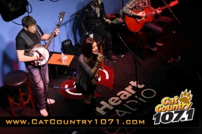 1071catcountry300114-001.jpg