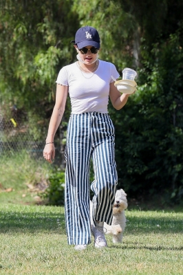 1605-lucy-hale-020.jpg