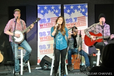 987wmzq220114-008.jpg