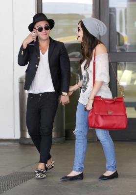 ArrivingAtLAXAirportLA2013-02.jpg