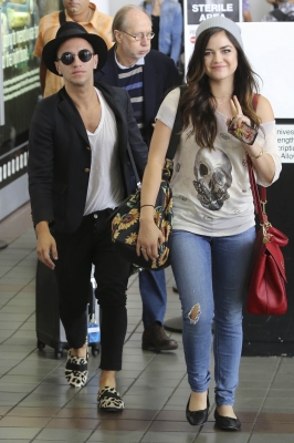 ArrivingAtLAXAirportLA2013-04.jpg