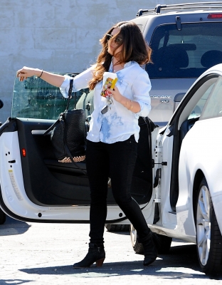 AtAStudioInLA2013-04.jpg