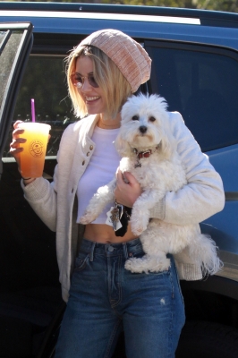 HQ
