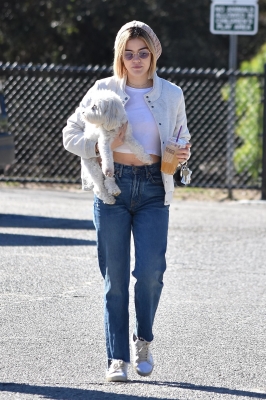 HQ
