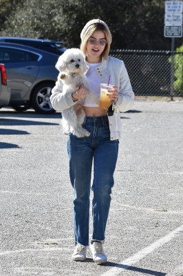 HQ
