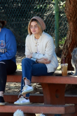 HQ
