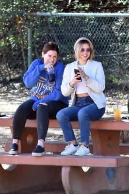 HQ
