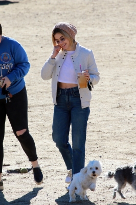 HQ
