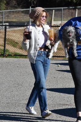 HQ

